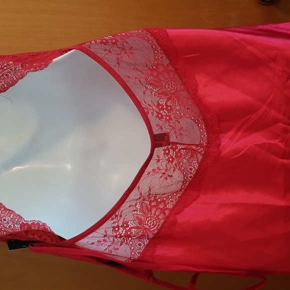 ❣️SOLD❣️NWT Frederick's Of Hollywood Rosalina Rose Lace And Satin Gown in Red - Picture 10 of 12